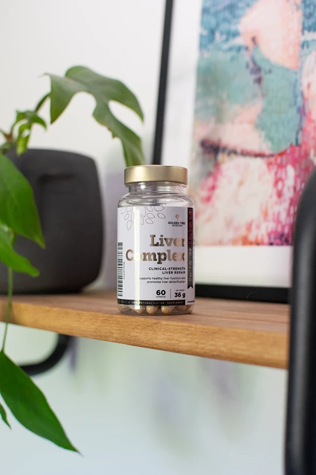 Liver Complex auf einem Regal in einer Wohnumgebung